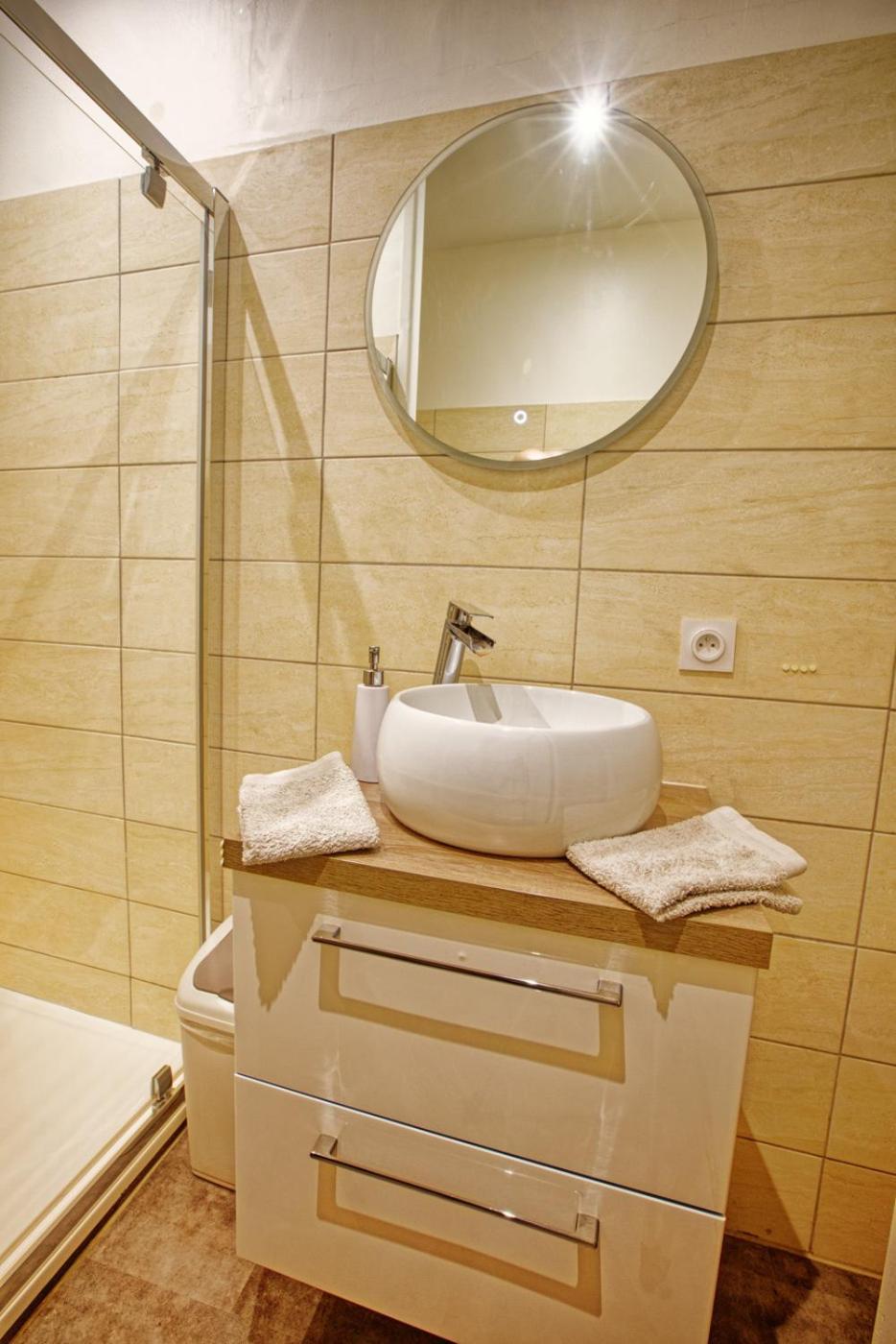 La Casita - Studio Confort Avec Parking Prive - Lit Douillet - Centre Uzes, Pont Du Gard Dış mekan fotoğraf